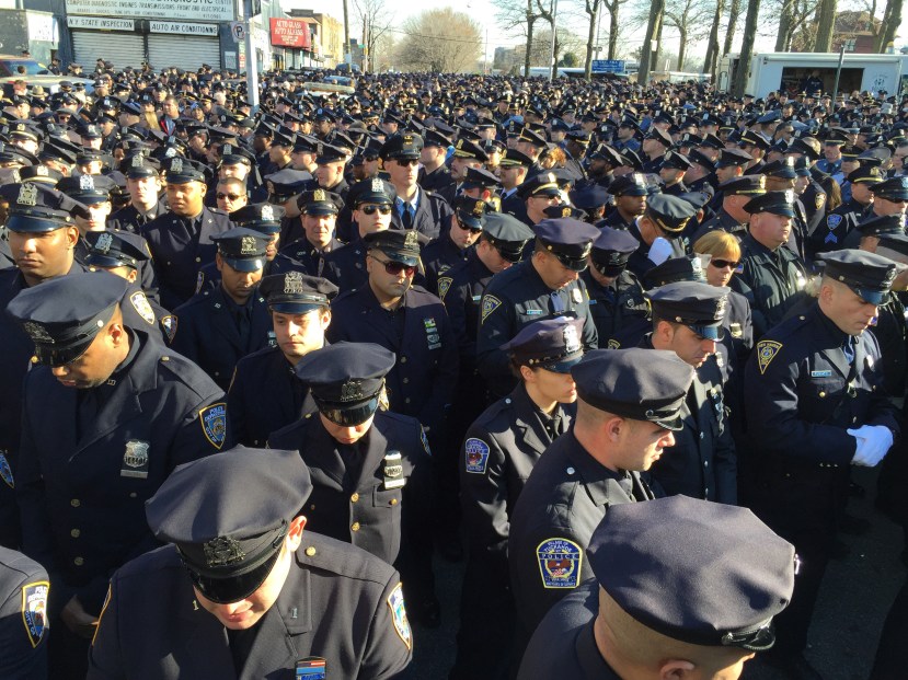 Police throngIMG_0468