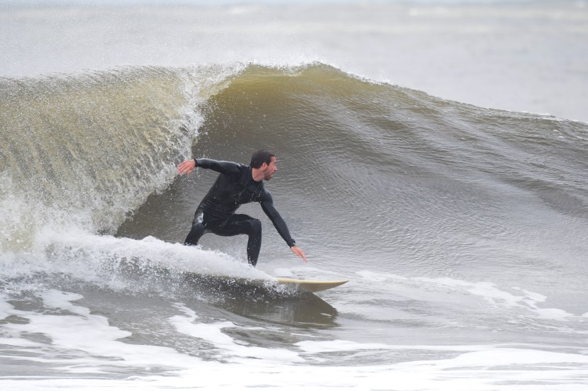 curl coming behind surfer DSC_0986