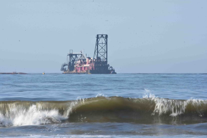 Dredge is back DSC_7613